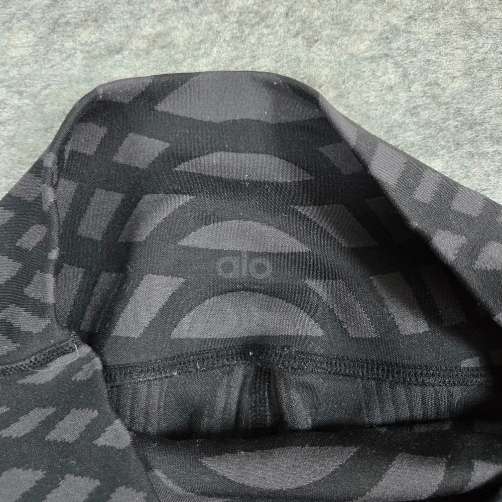 ALO Yoga missing size